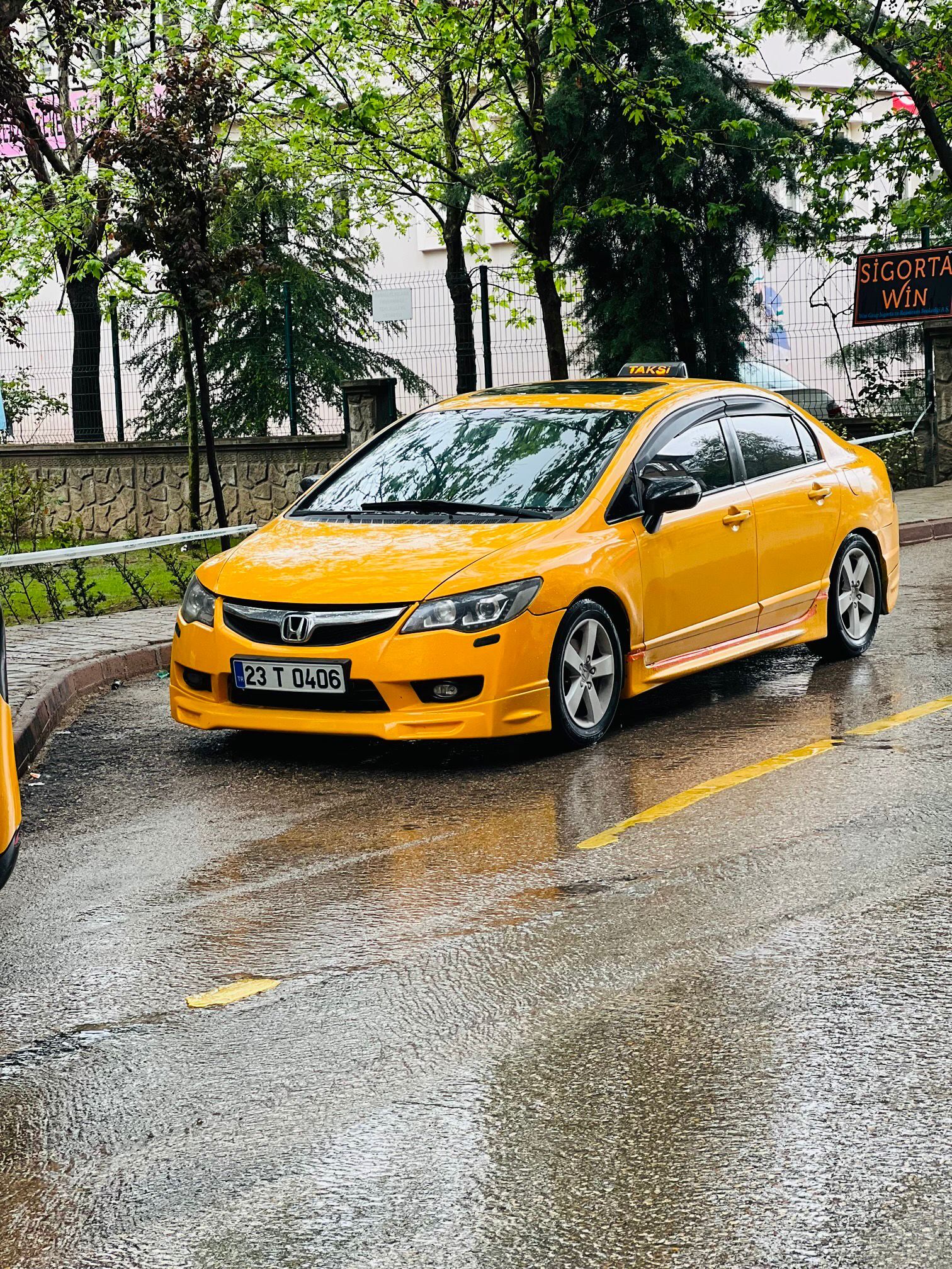 Elazığ taksi yağmurlu hava yol çekimi